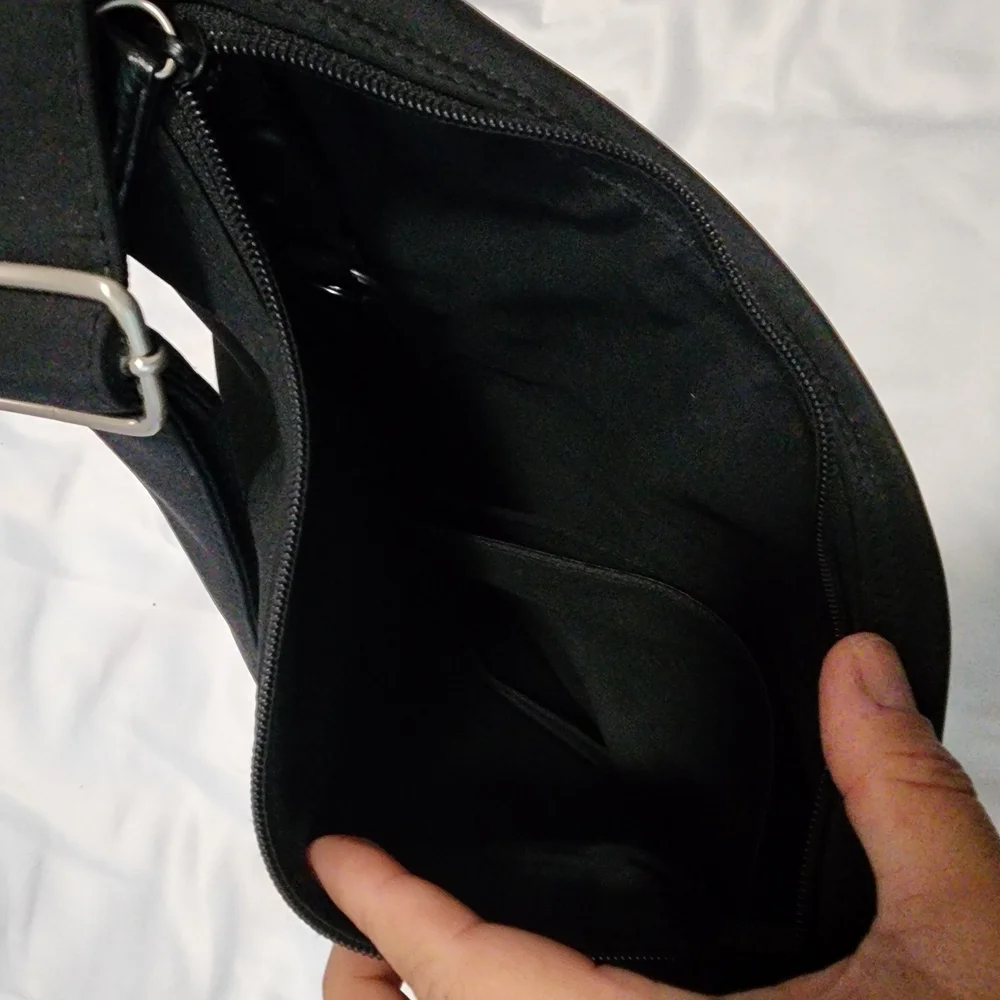 HOBO International Black Messenger Bag - Picture 5 of 9